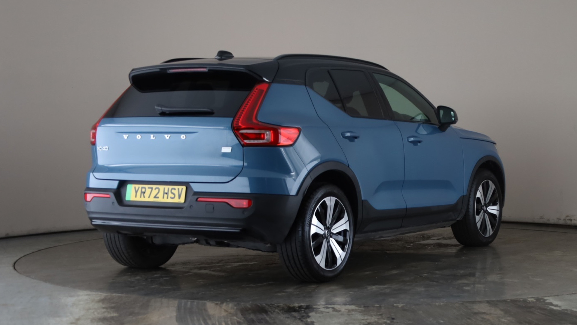 4020685 170kW Recharge Plus 69kWh 5dr Auto