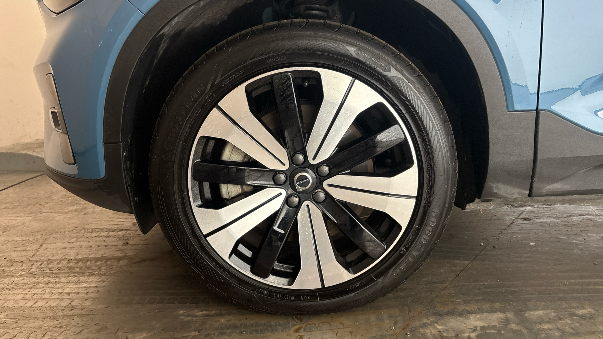 4020685 170kW Recharge Plus 69kWh 5dr Auto