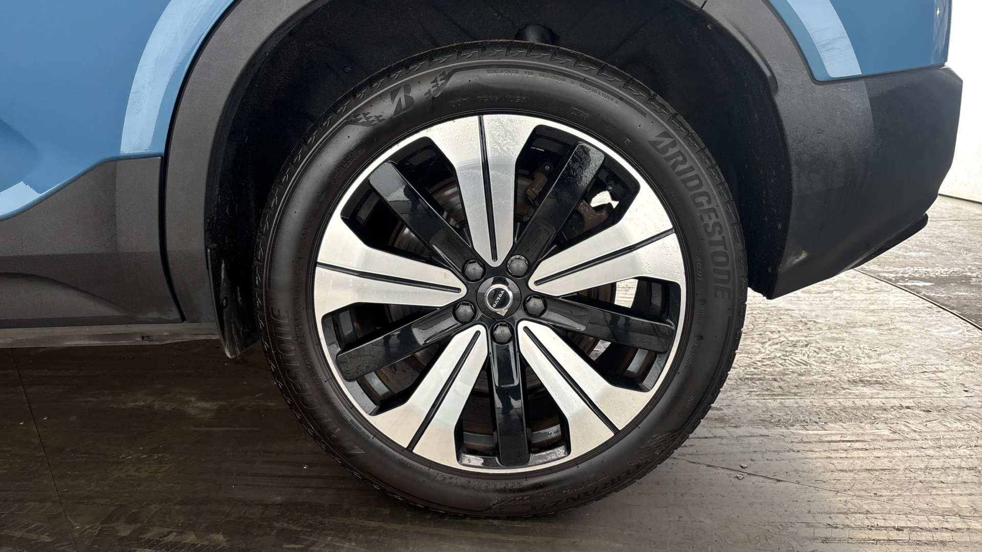 4020685 170kW Recharge Plus 69kWh 5dr Auto