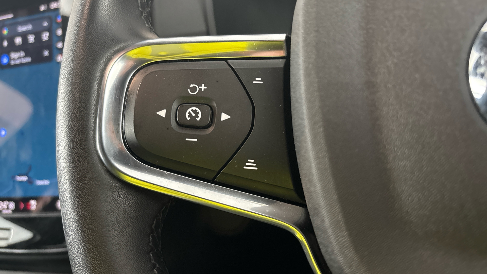 4020685 170kW Recharge Plus 69kWh 5dr Auto