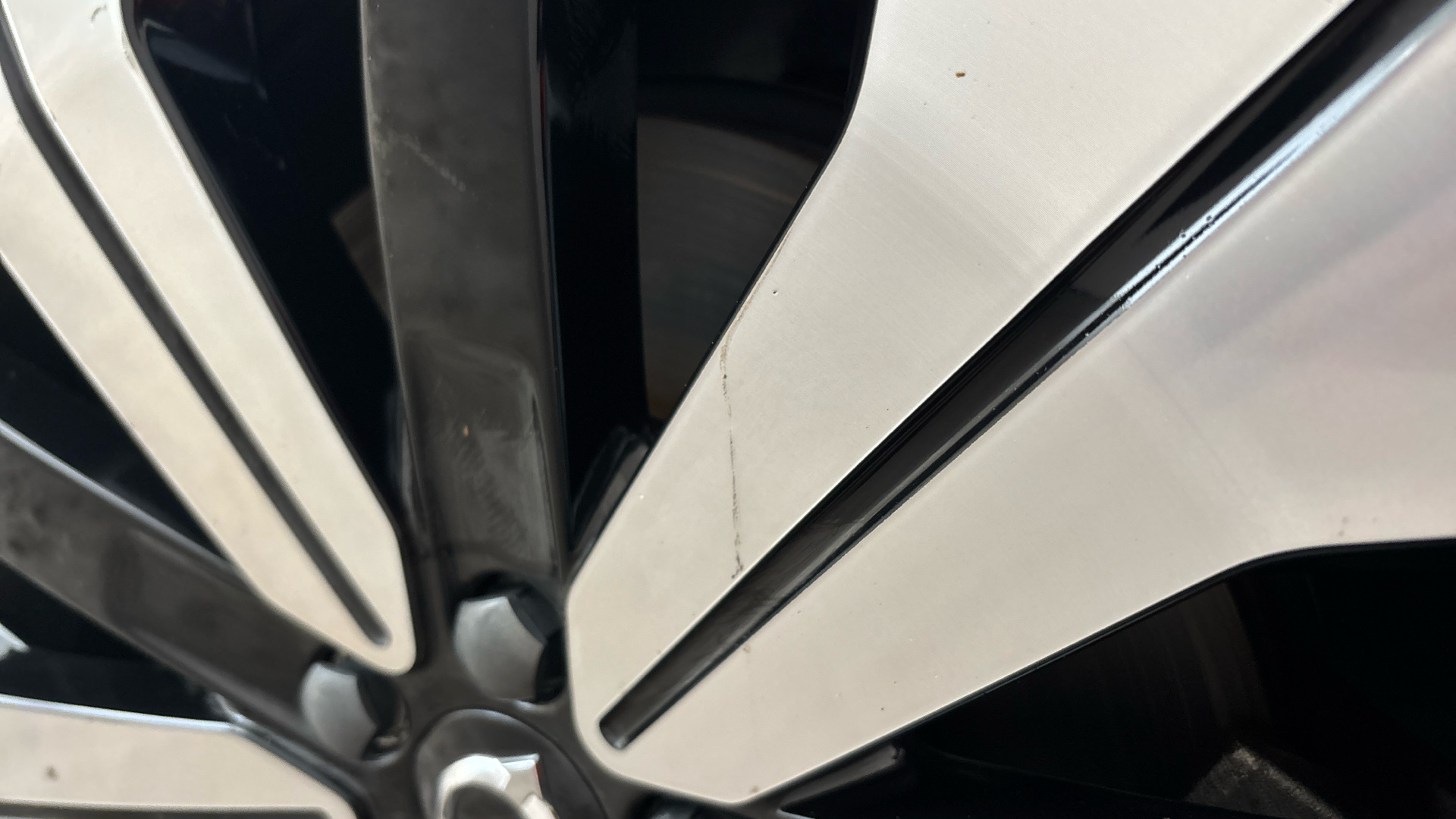 4020653 170kW Recharge Plus 69kWh 5dr Auto