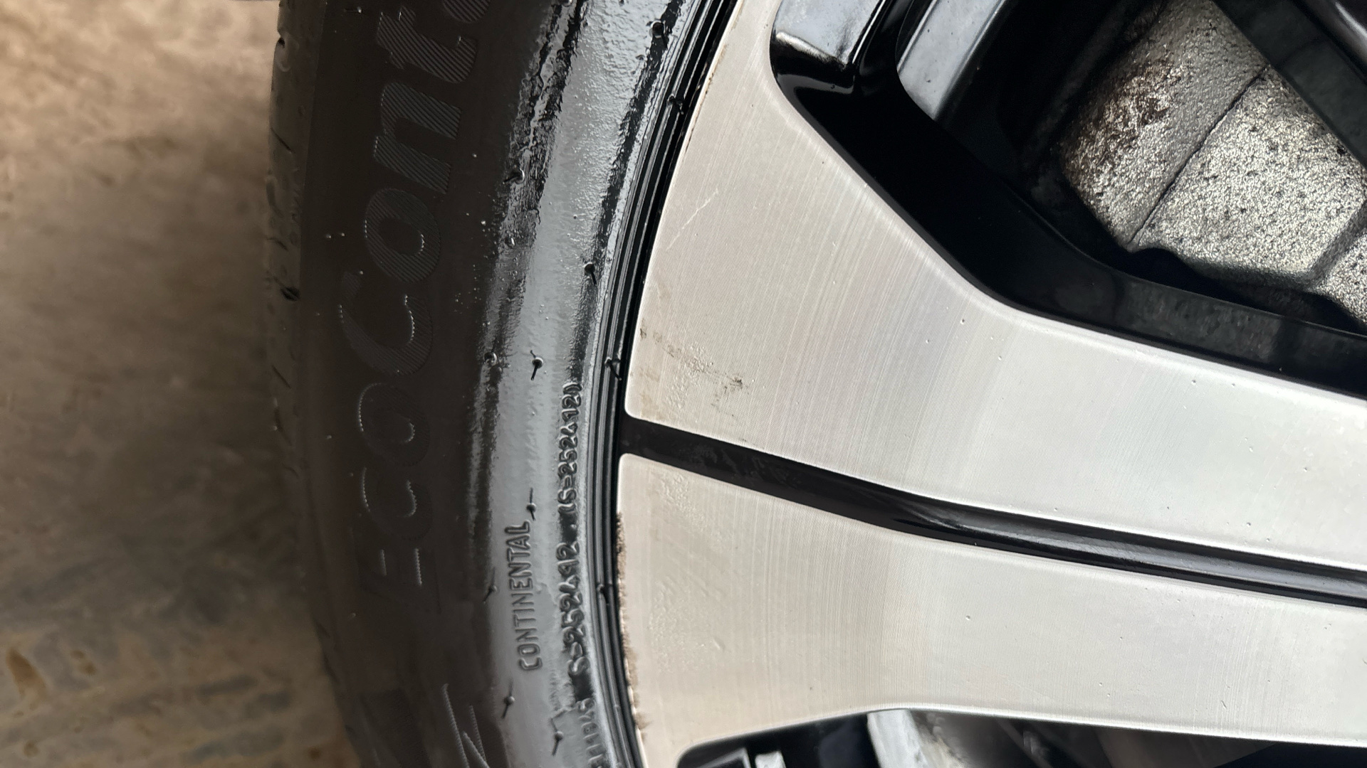 4020653 170kW Recharge Plus 69kWh 5dr Auto