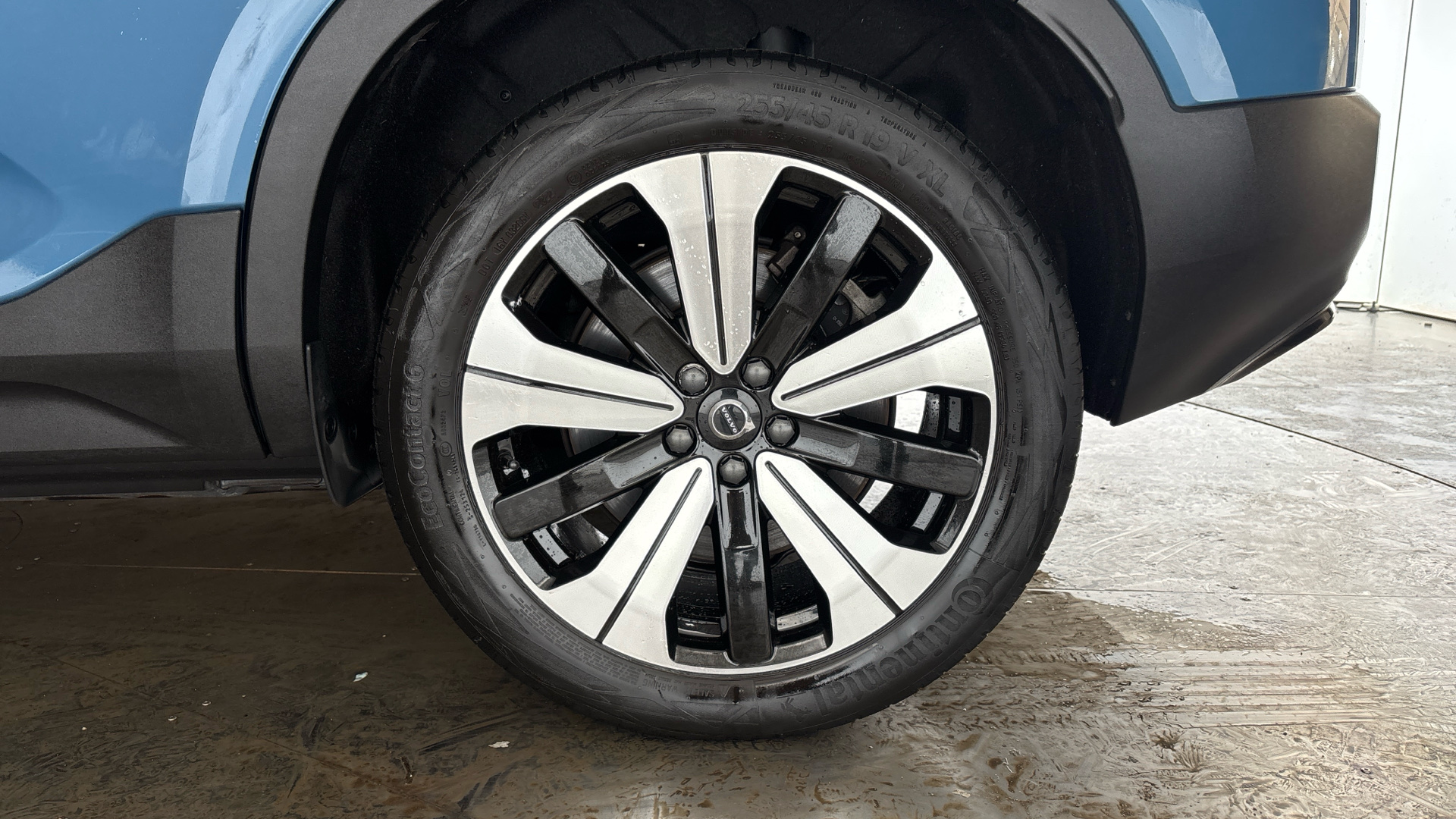 4020653 170kW Recharge Plus 69kWh 5dr Auto