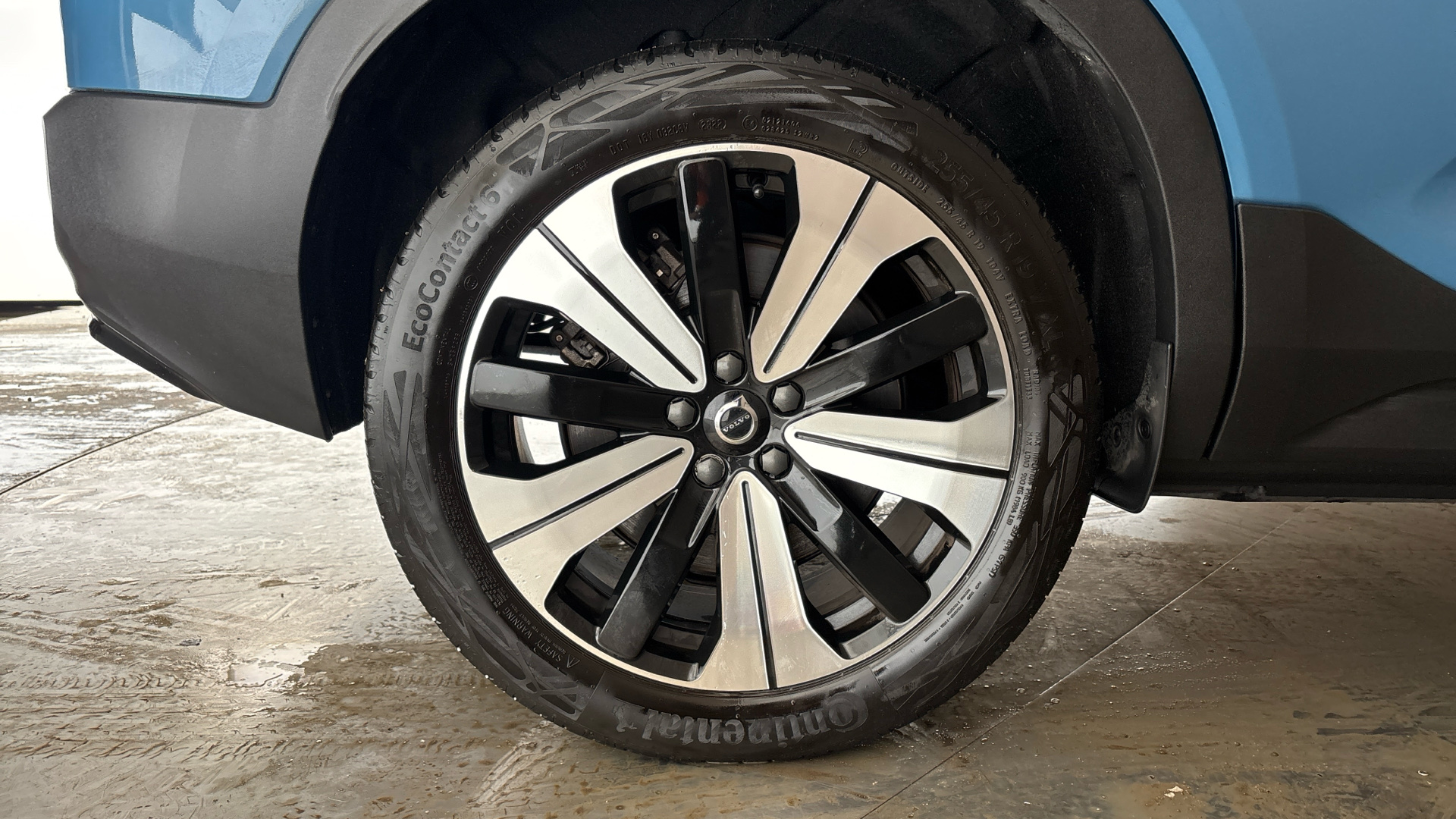 4020653 170kW Recharge Plus 69kWh 5dr Auto