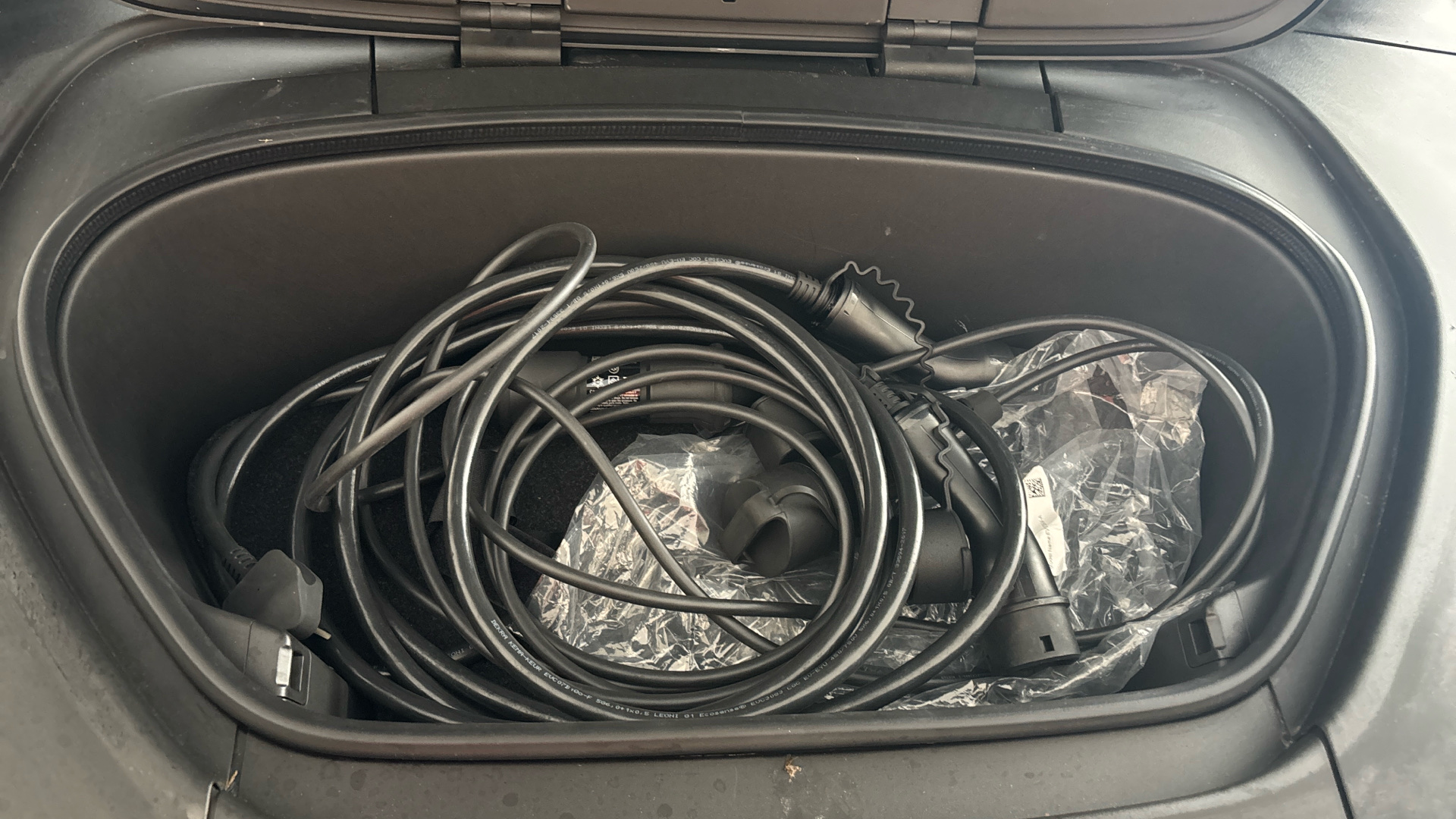 4020653 170kW Recharge Plus 69kWh 5dr Auto