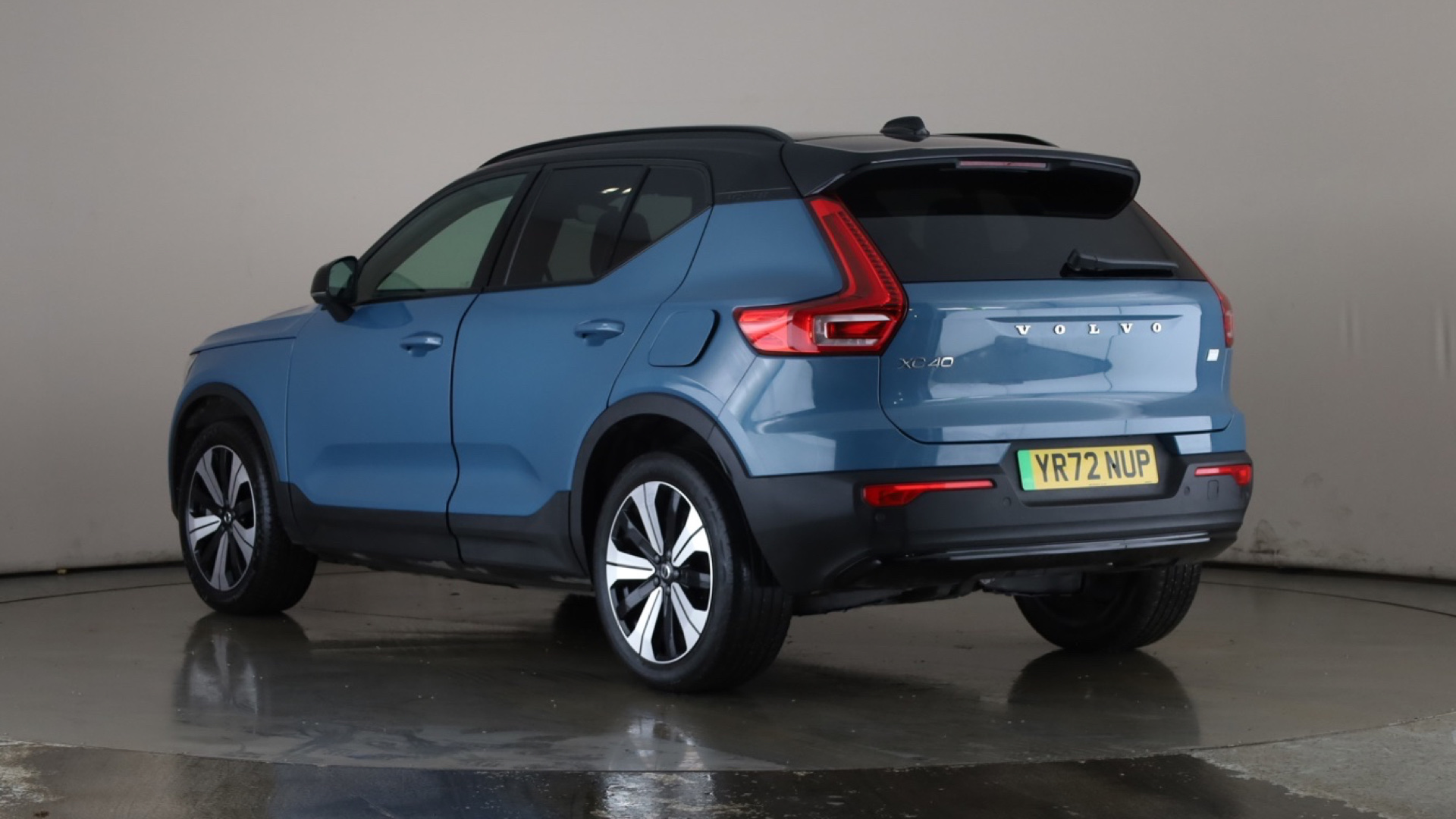 4020851 170kW Recharge Plus 69kWh 5dr Auto