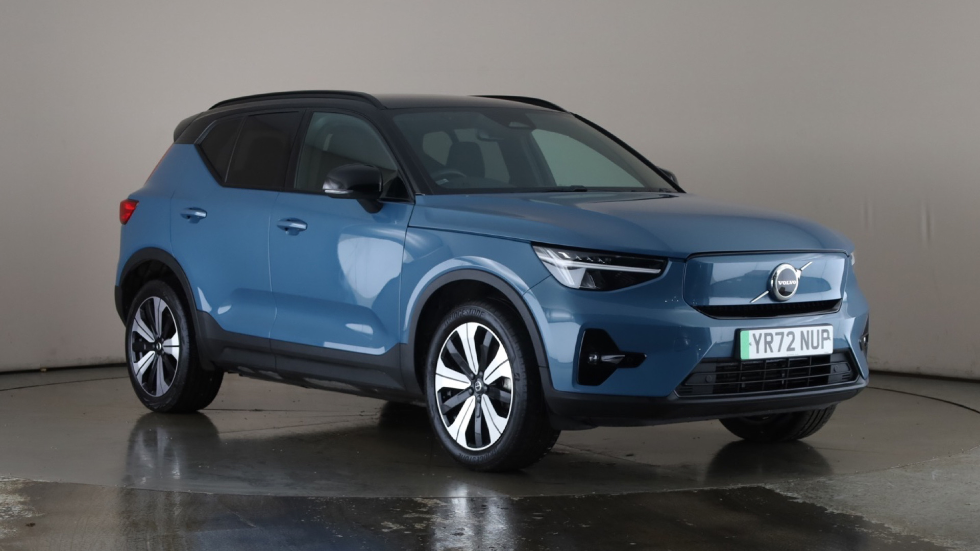 4020851 170kW Recharge Plus 69kWh 5dr Auto