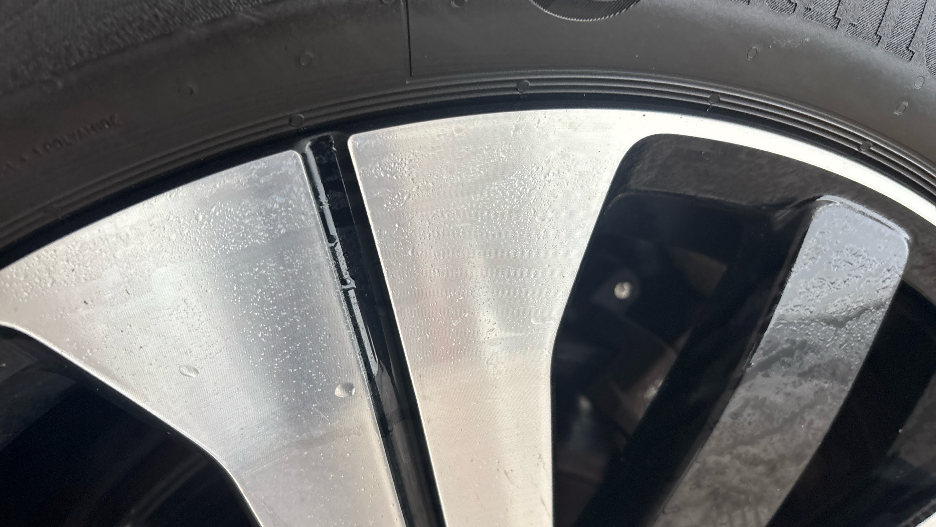 4020851 170kW Recharge Plus 69kWh 5dr Auto