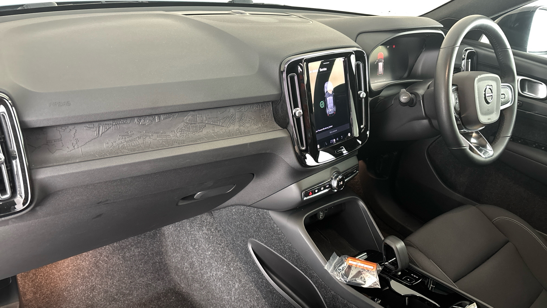 4020851 170kW Recharge Plus 69kWh 5dr Auto