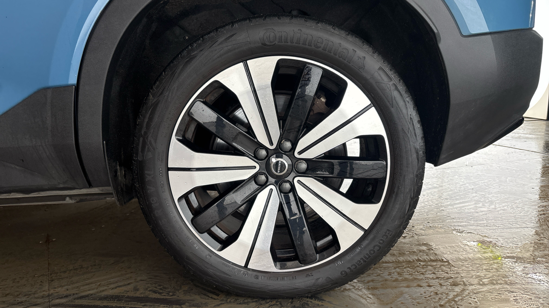 4020851 170kW Recharge Plus 69kWh 5dr Auto