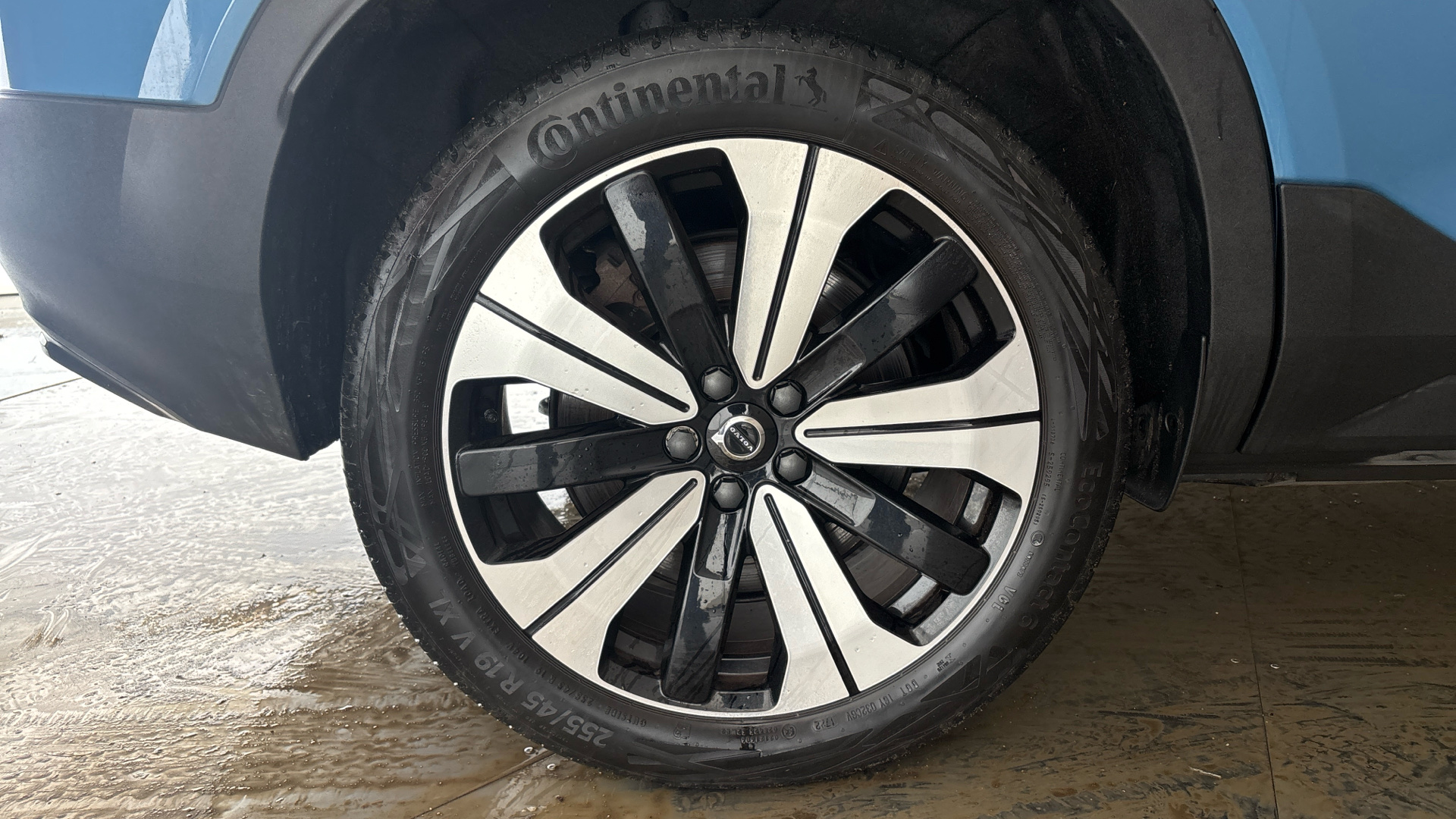 4020851 170kW Recharge Plus 69kWh 5dr Auto