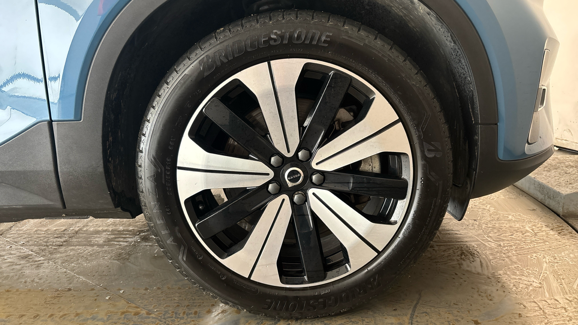 4020851 170kW Recharge Plus 69kWh 5dr Auto