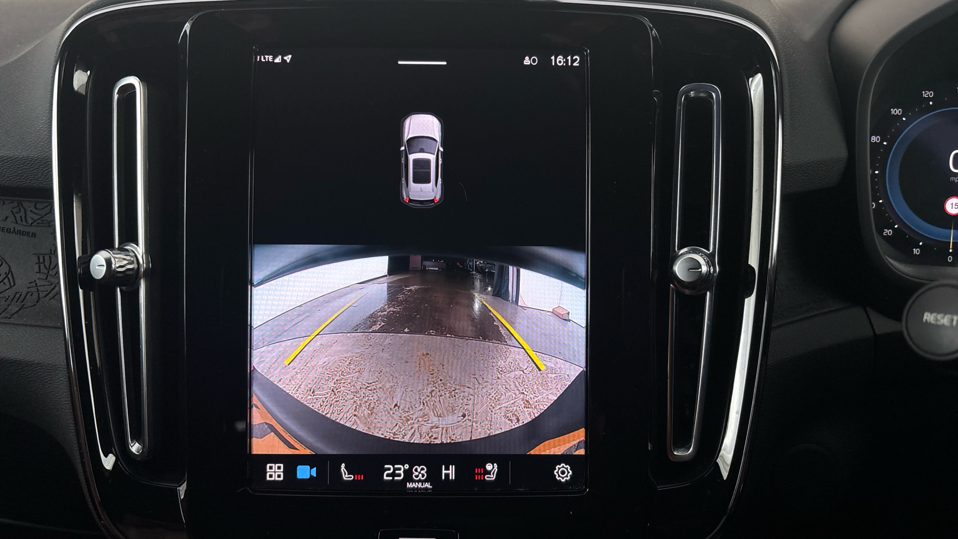 4020851 170kW Recharge Plus 69kWh 5dr Auto