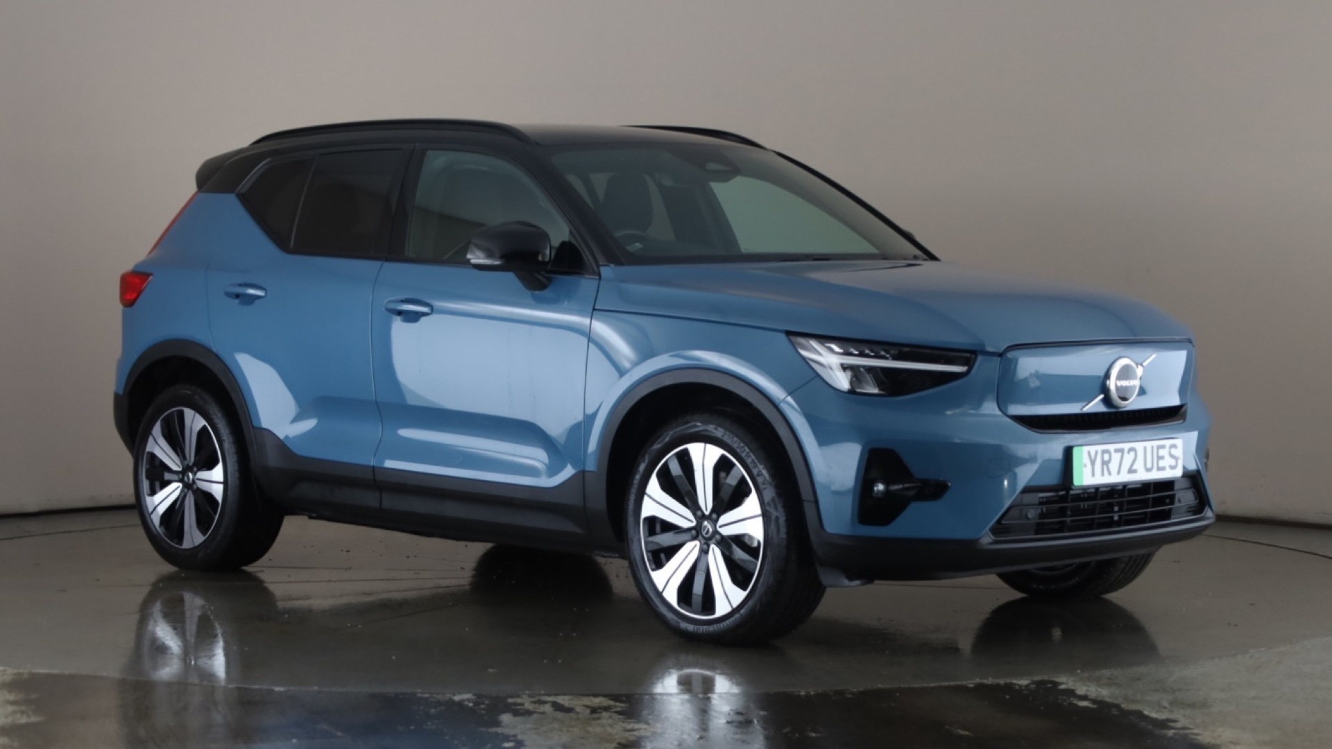 4020717 170kW Recharge Plus 69kWh 5dr Auto