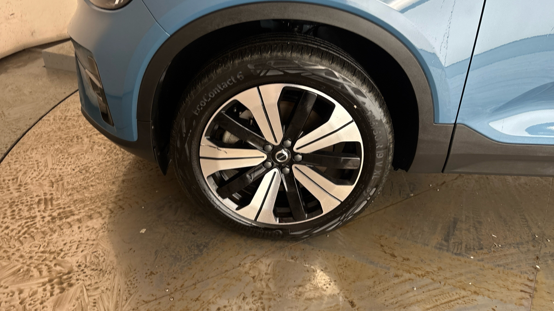 4020717 170kW Recharge Plus 69kWh 5dr Auto