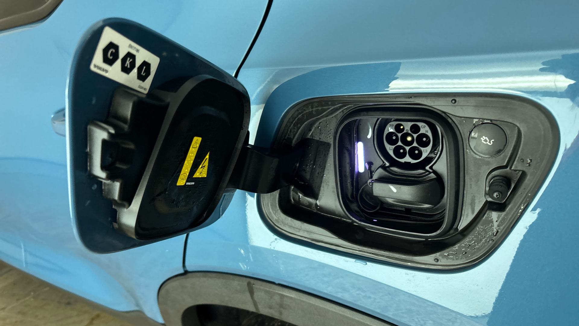 4020717 170kW Recharge Plus 69kWh 5dr Auto