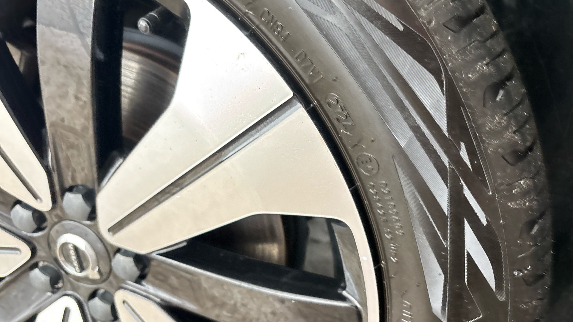 4020672 170kW Recharge Plus 69kWh 5dr Auto