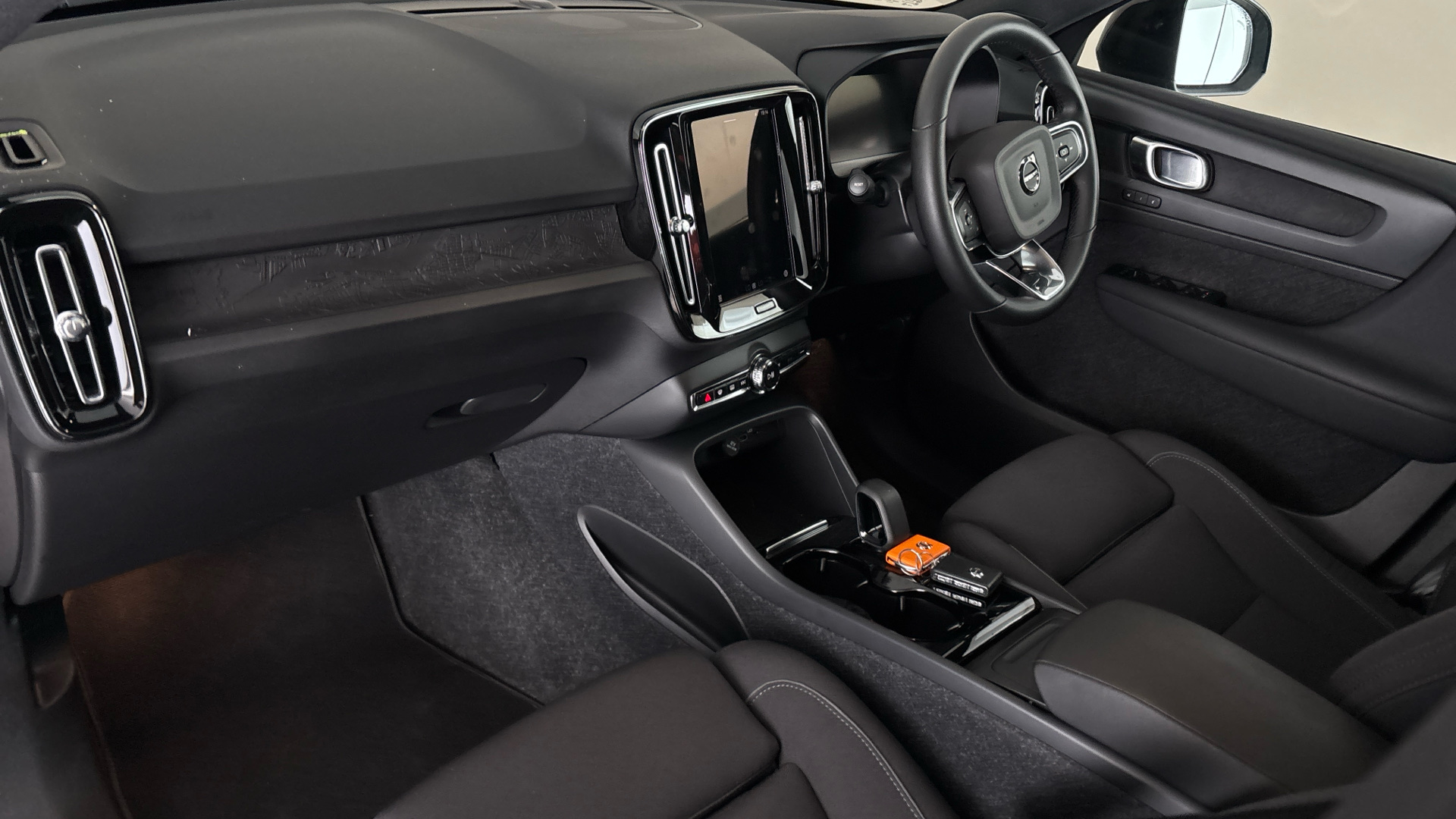 4020672 170kW Recharge Plus 69kWh 5dr Auto