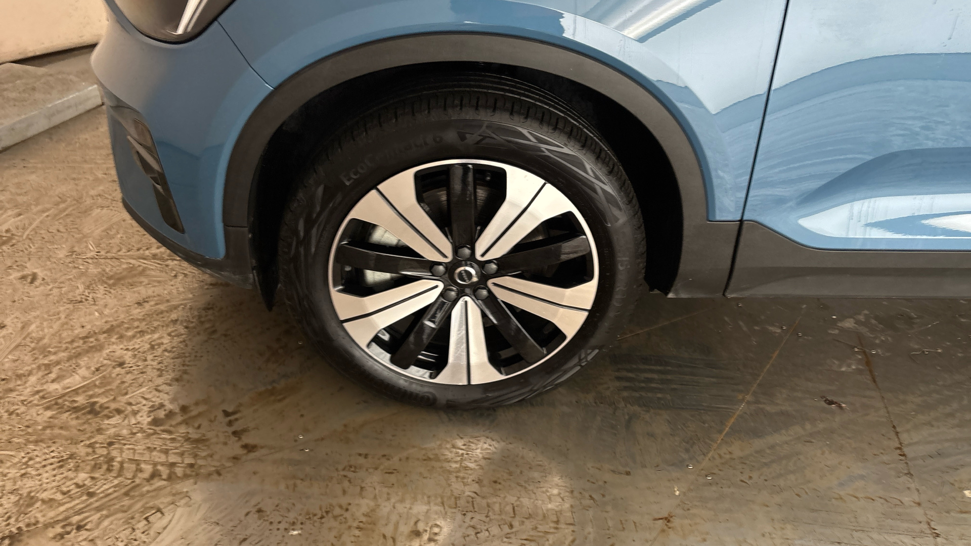 4020672 170kW Recharge Plus 69kWh 5dr Auto