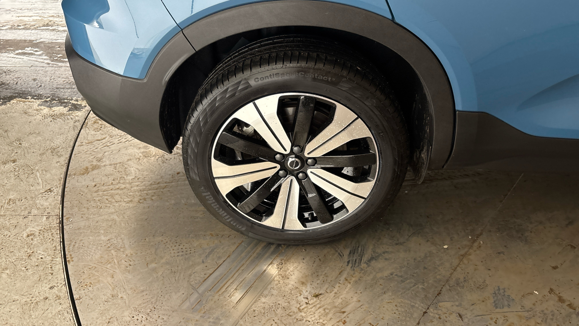 4020672 170kW Recharge Plus 69kWh 5dr Auto