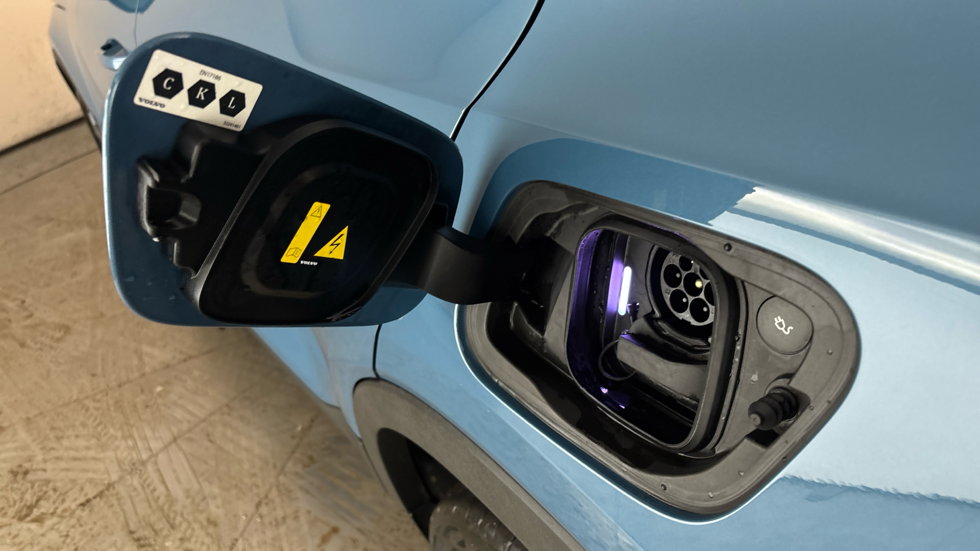 4020672 170kW Recharge Plus 69kWh 5dr Auto