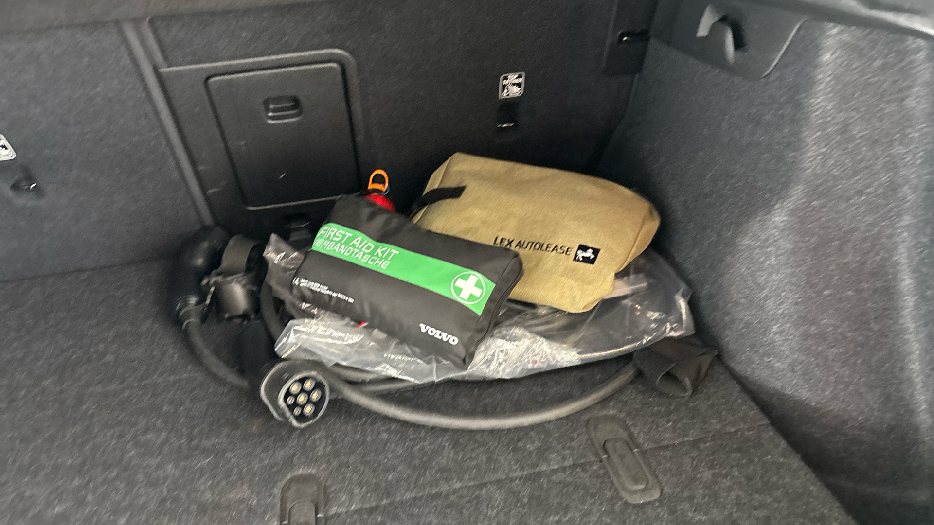 4020672 170kW Recharge Plus 69kWh 5dr Auto