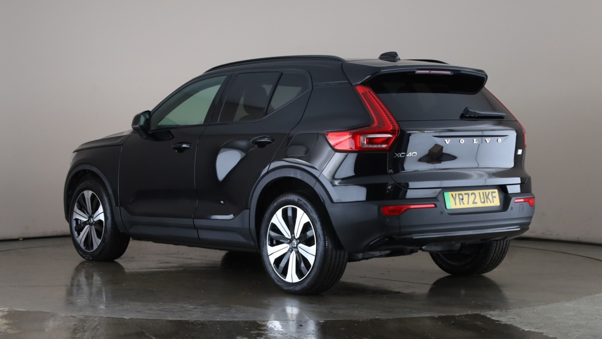 4020855 170kW Recharge Plus 69kWh 5dr Auto