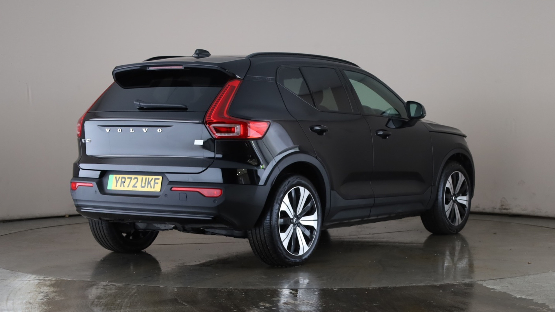 4020855 170kW Recharge Plus 69kWh 5dr Auto