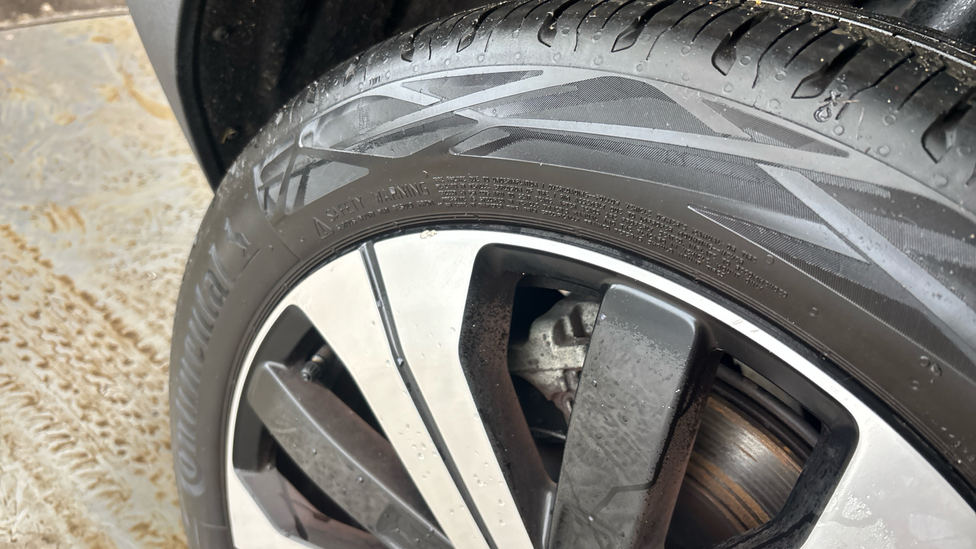 4020855 170kW Recharge Plus 69kWh 5dr Auto