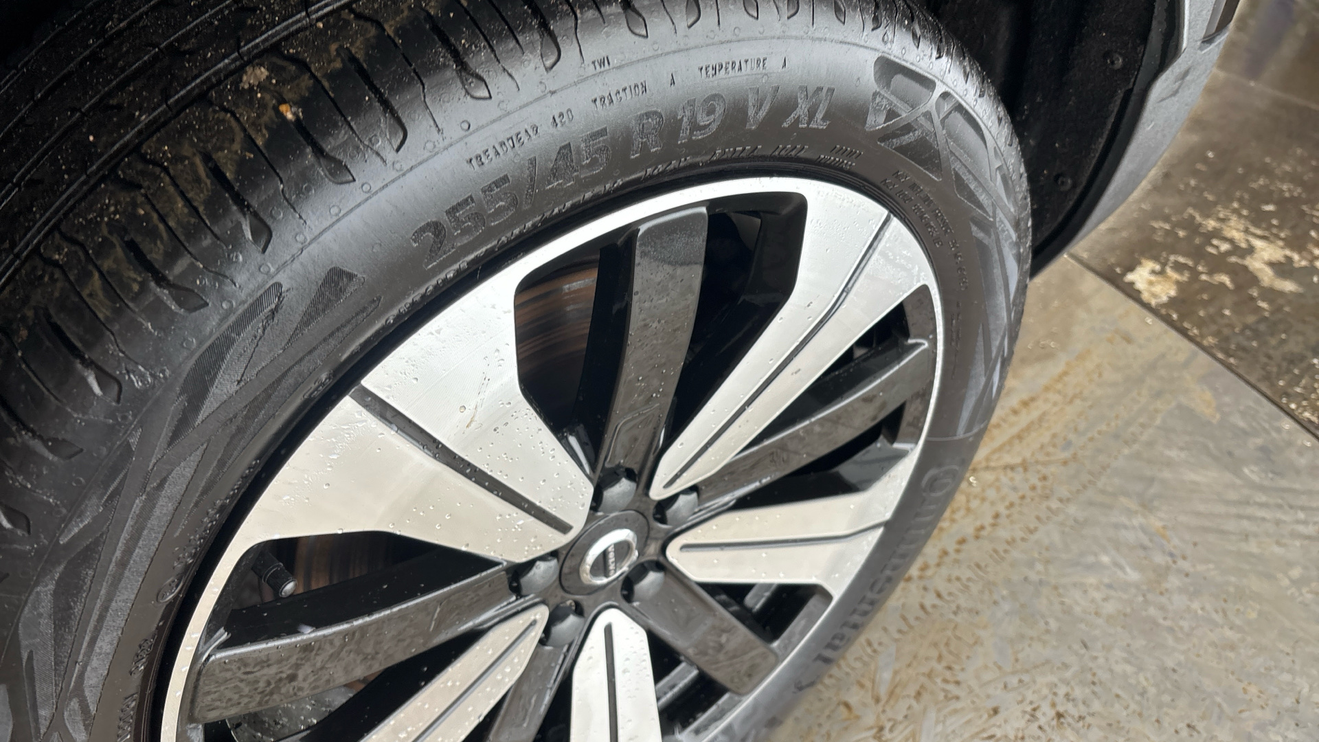 4020855 170kW Recharge Plus 69kWh 5dr Auto