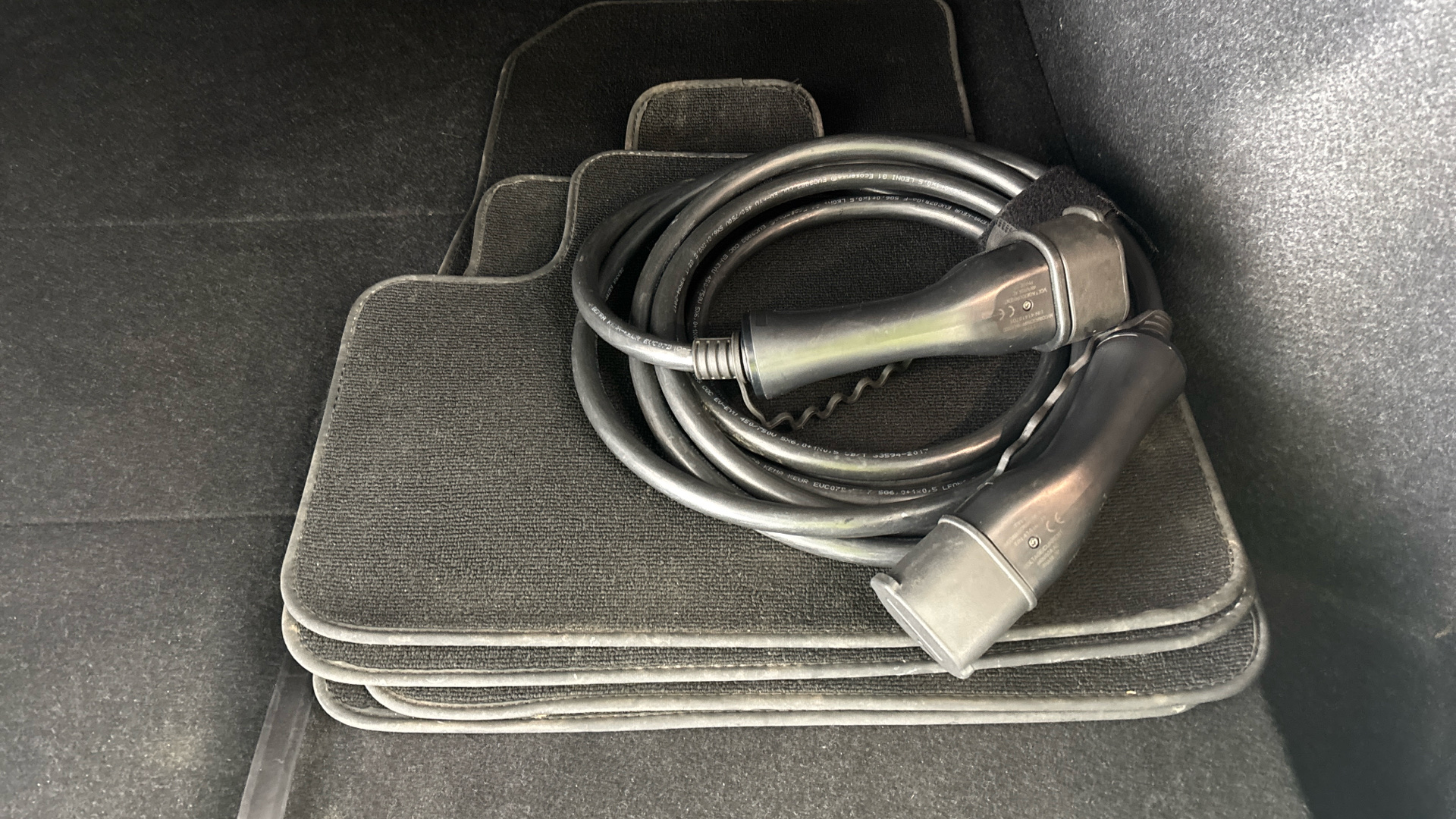 4020855 170kW Recharge Plus 69kWh 5dr Auto