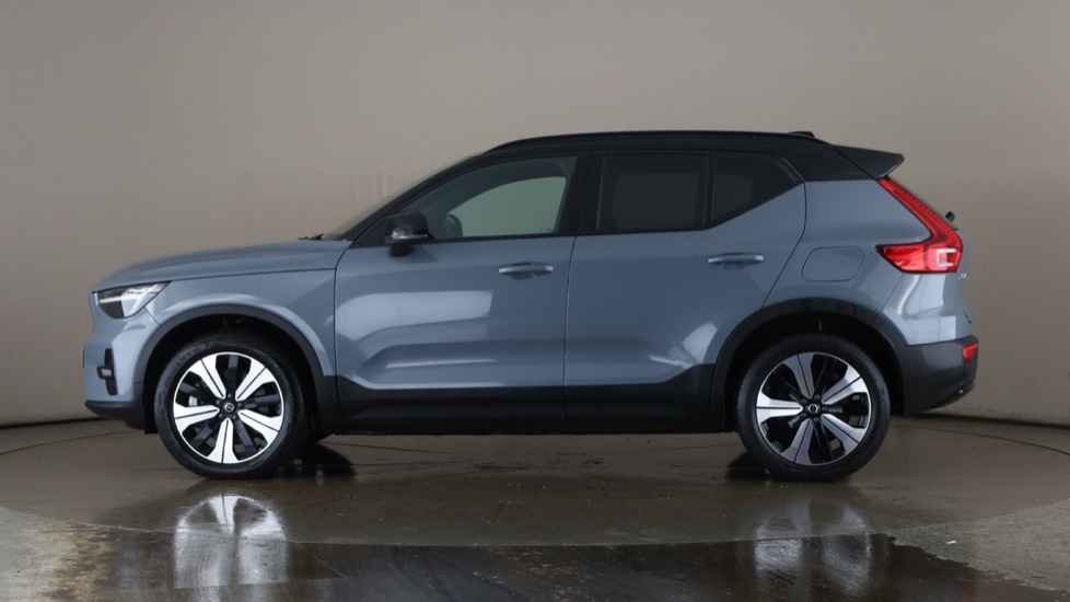 VOLVO XC40 Image 2