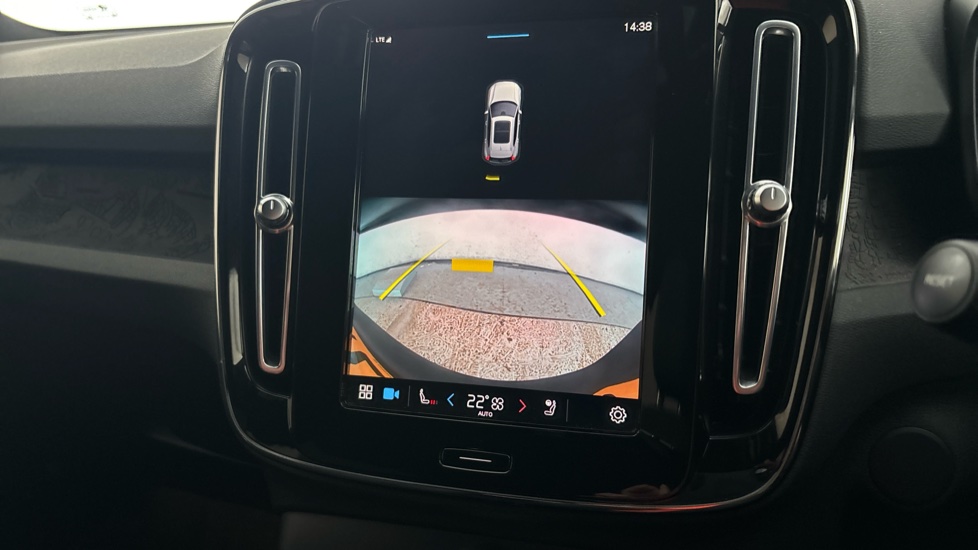 VOLVO XC40 reverse camera