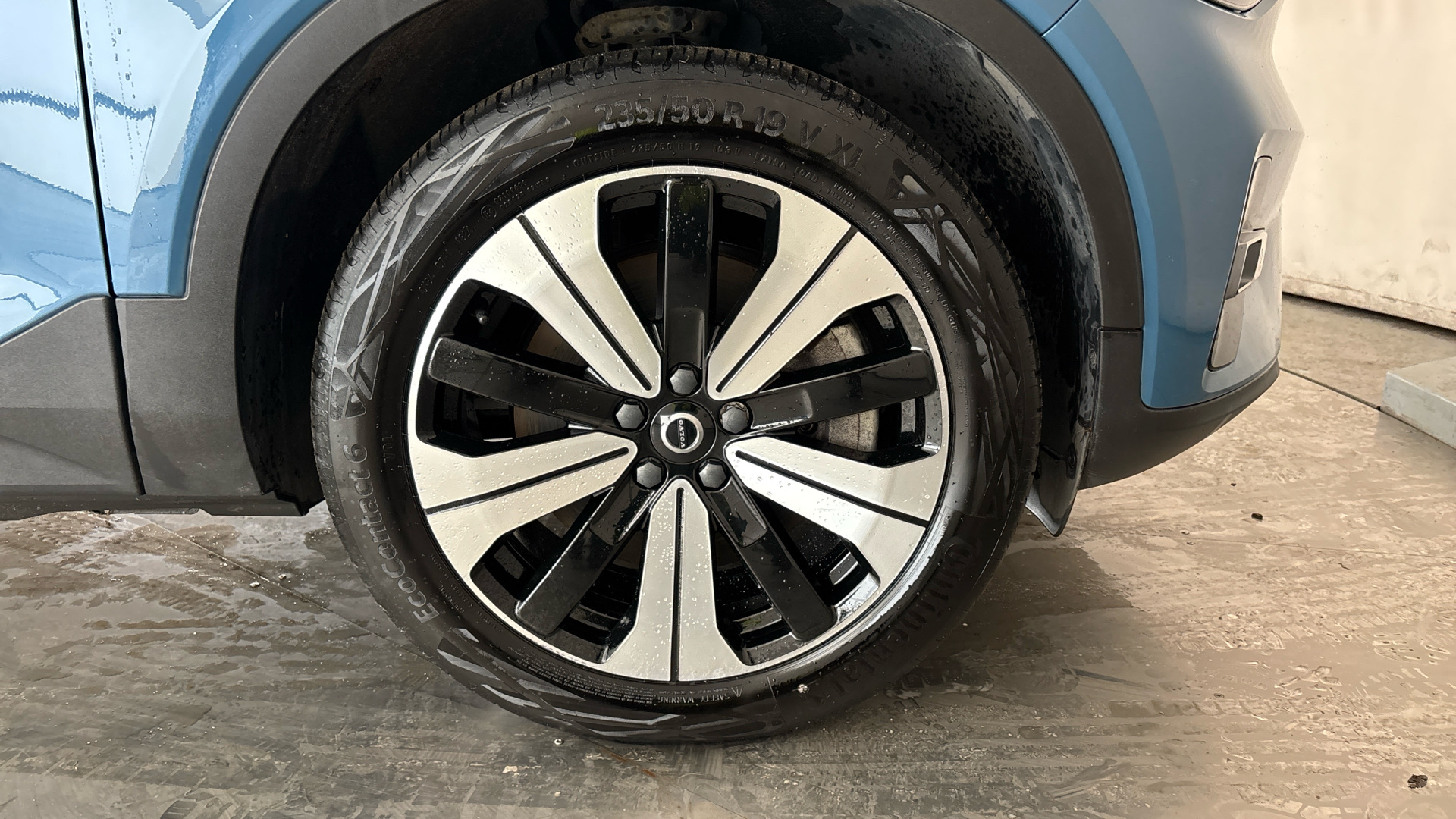 4020752 170kW Recharge Plus 69kWh 5dr Auto