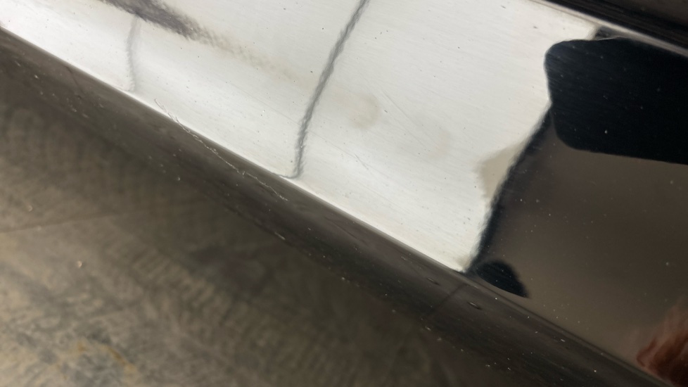 FORD MUSTANG MACH-E scratches