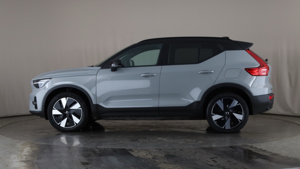 VOLVO XC40 Image 2