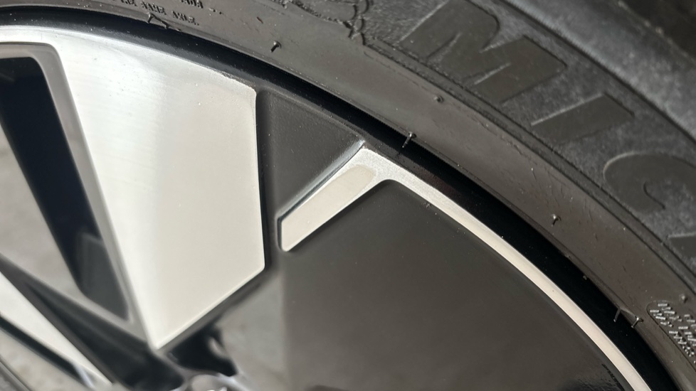 VOLVO XC40 Scuff