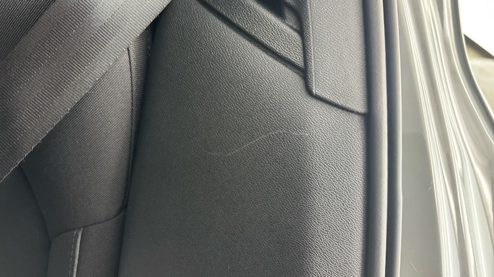 VOLVO XC40 Scratches