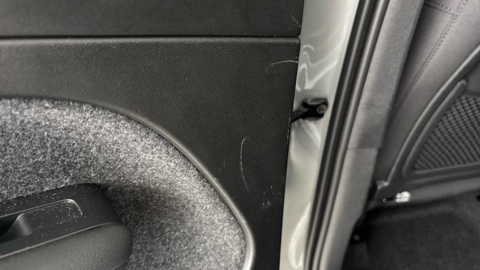 VOLVO XC40 Scratches
