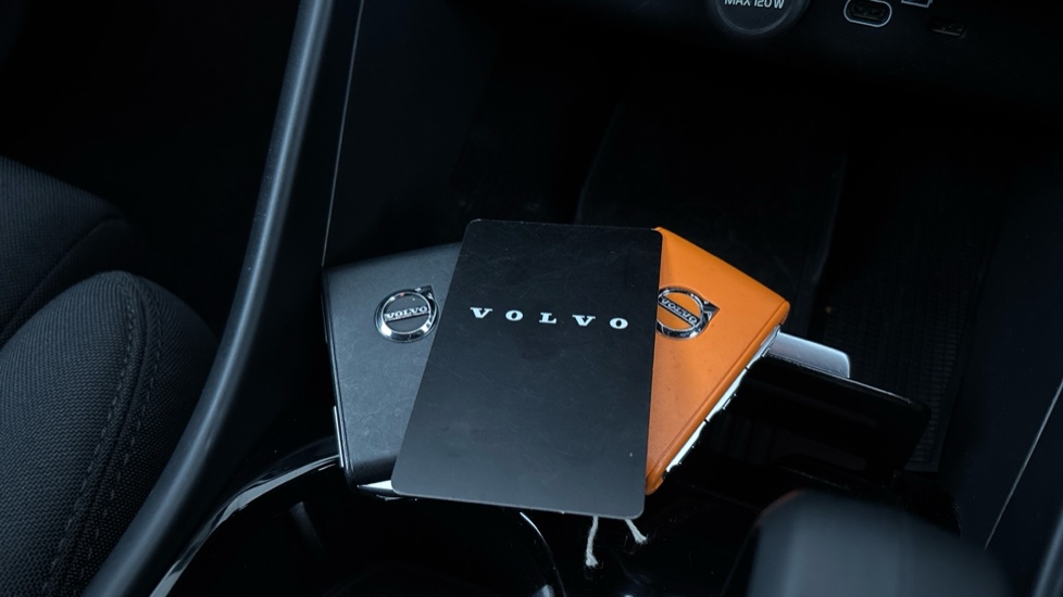 VOLVO XC40 3 keys available
