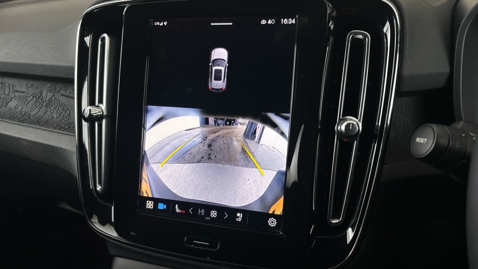 VOLVO XC40 Reverse camera