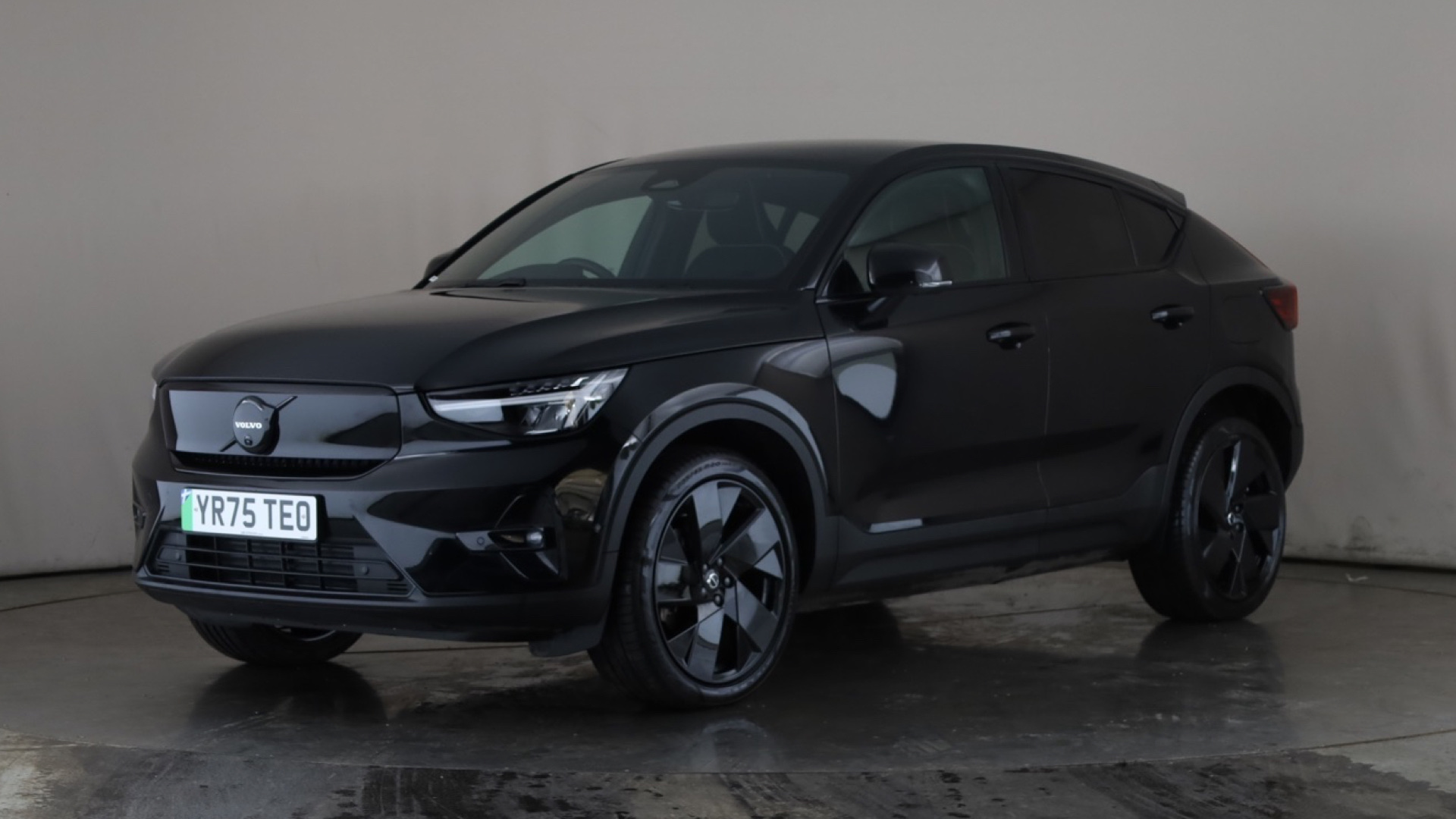 325kW TM Perf Plus Black Edition 82kWh 5dr Auto [2026]