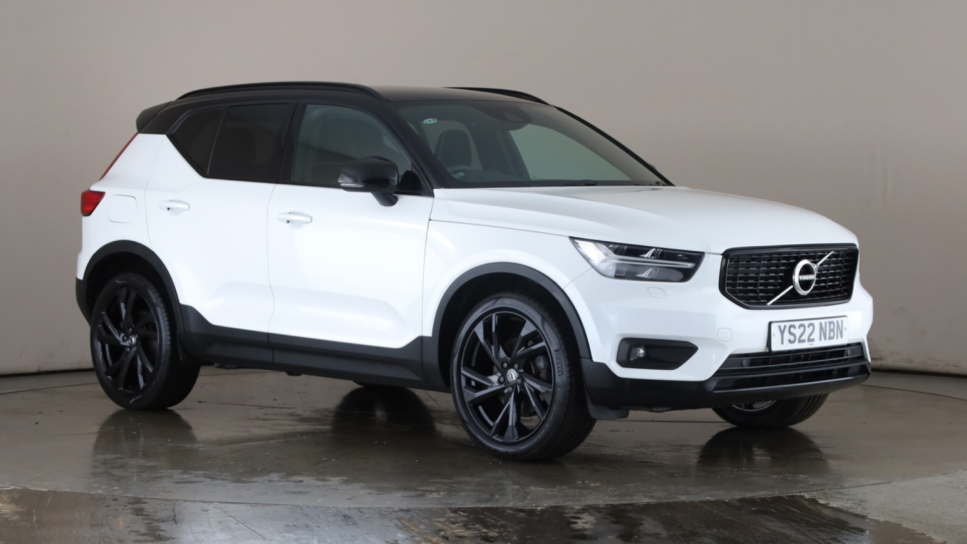 4058315 2.0 B4P R DESIGN Pro 5dr AWD Auto [7 speed]