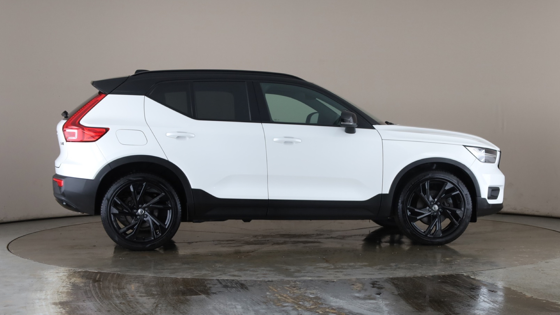 4058315 2.0 B4P R DESIGN Pro 5dr AWD Auto [7 speed]