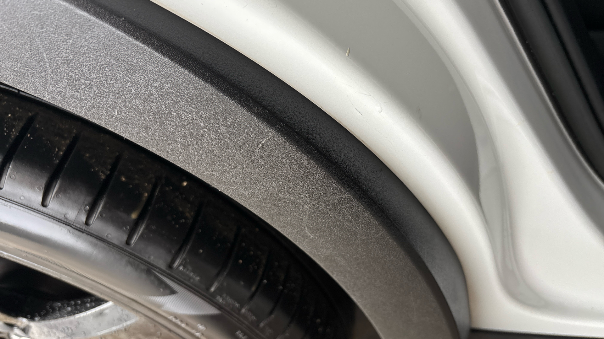 4058315 2.0 B4P R DESIGN Pro 5dr AWD Auto [7 speed]