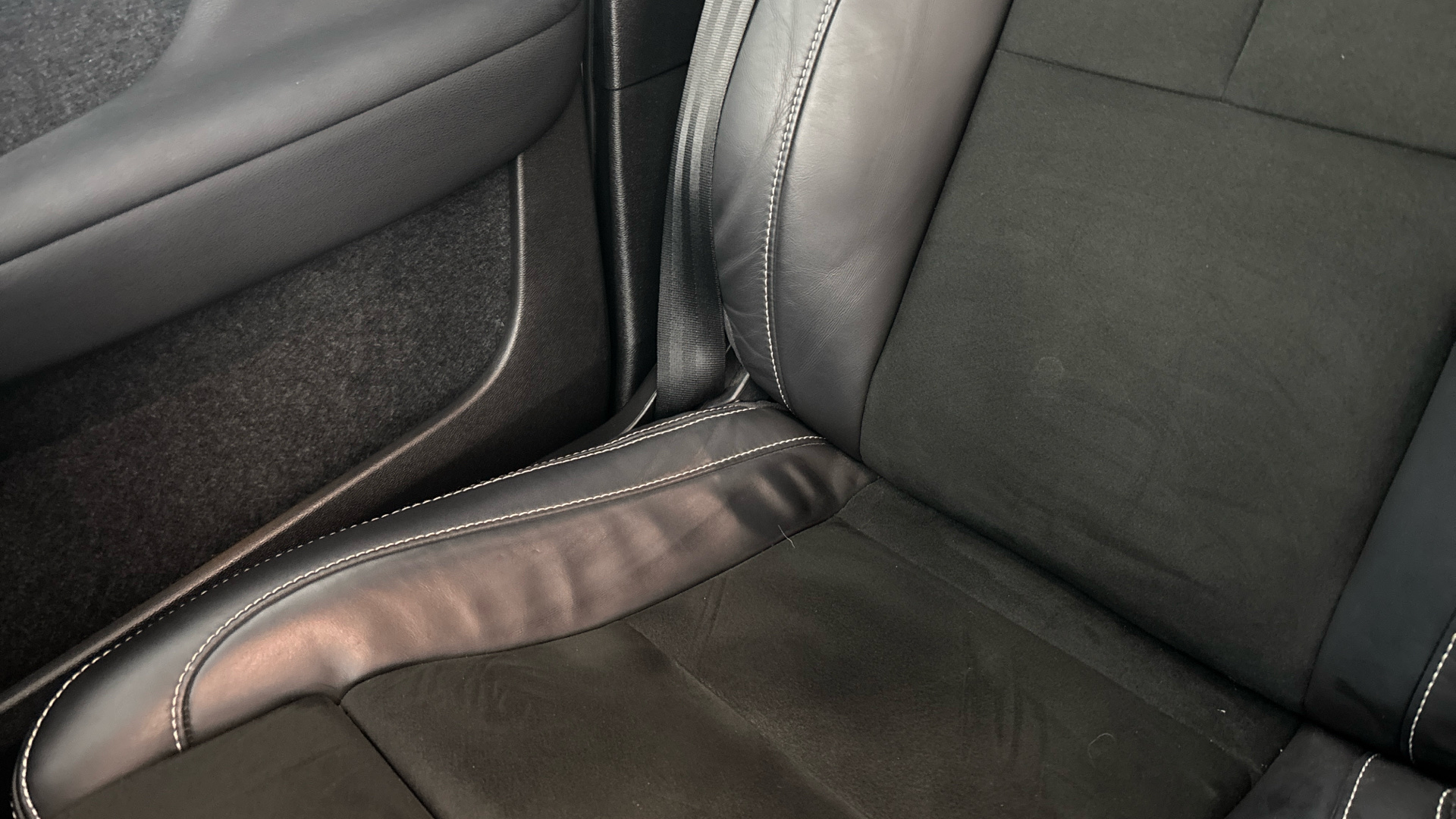 4058315 2.0 B4P R DESIGN Pro 5dr AWD Auto [7 speed]