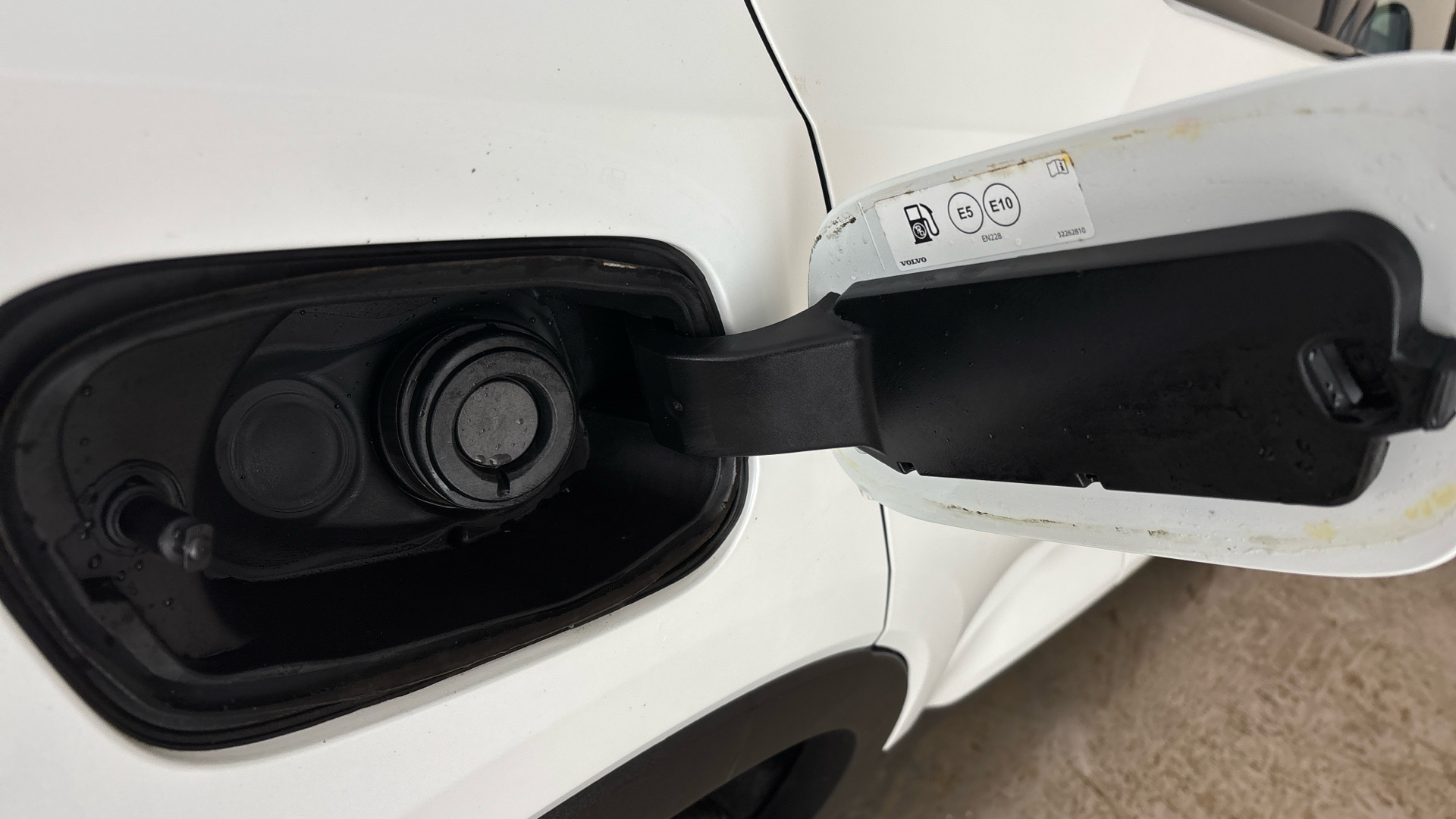 4058315 2.0 B4P R DESIGN Pro 5dr AWD Auto [7 speed]