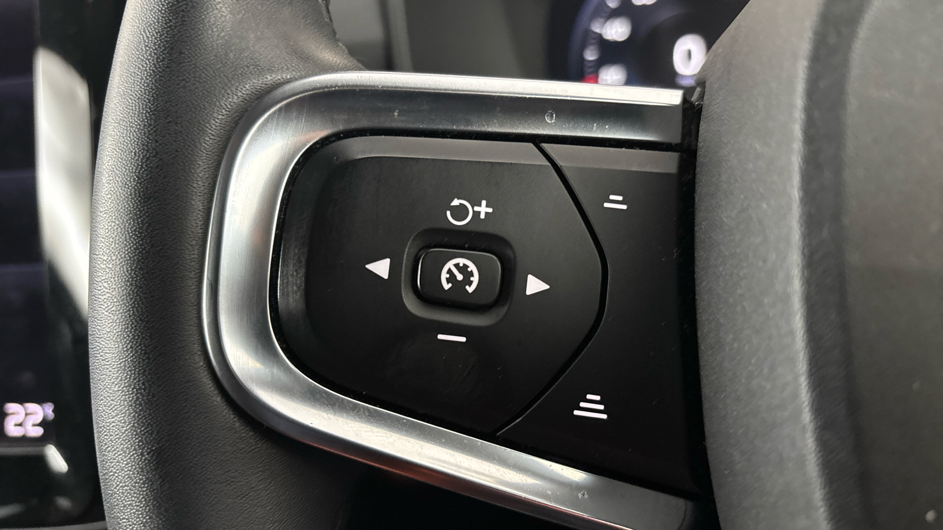 4058315 2.0 B4P R DESIGN Pro 5dr AWD Auto [7 speed]