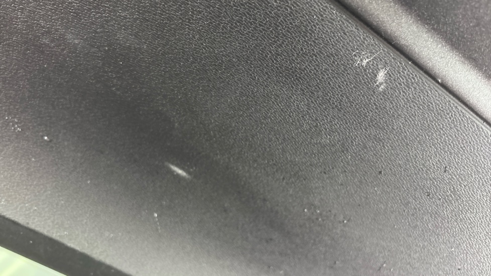 VOLVO C40 scuffs