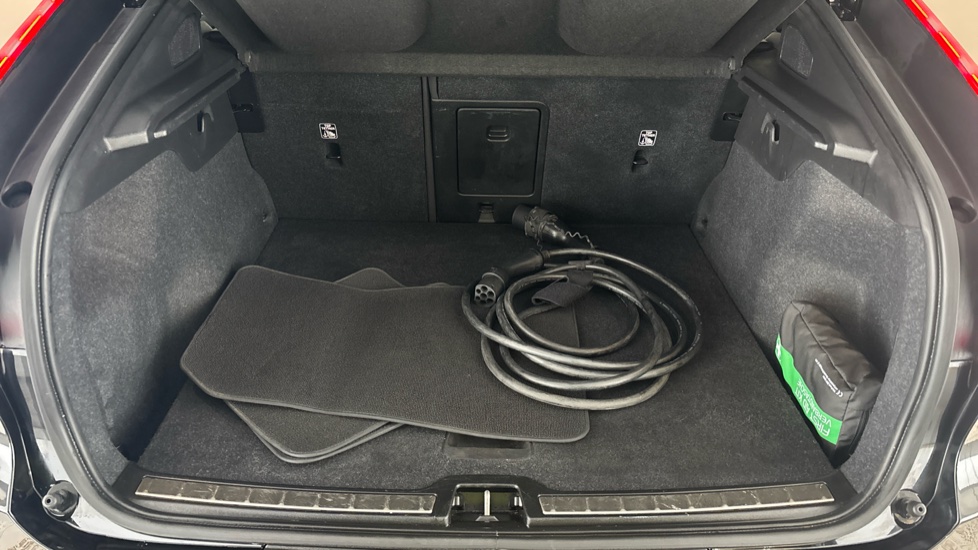 VOLVO C40 Image 15